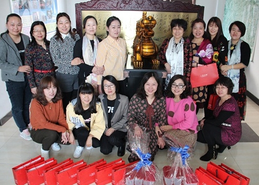 三八婦女節(jié)慰問(wèn)女職工